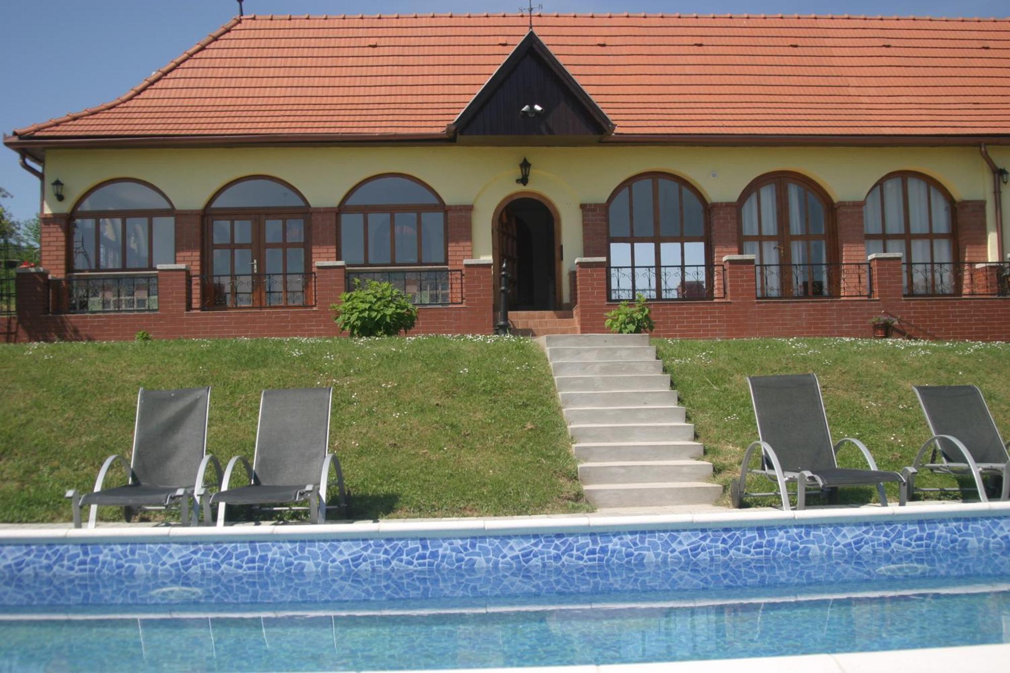 Villa Teleki Exterior photo